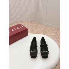 Gucci Flat Shoes